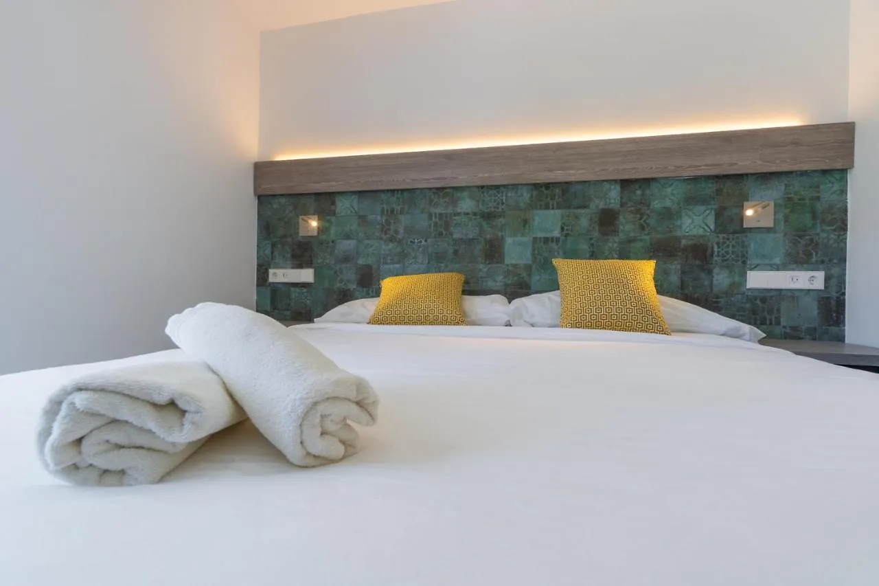 Hostal Restaurante Pou Des Lleo Sant Carles de Peralta 2*,  Spanje