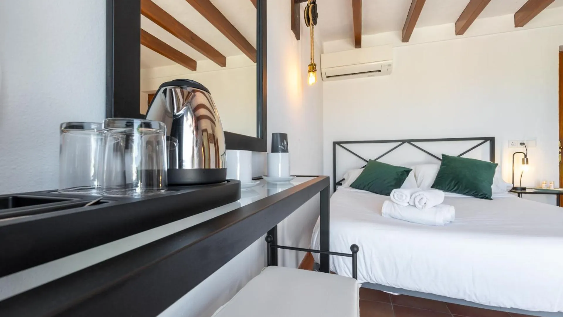 Hostal Restaurante Pou Des Lleo Sant Carles de Peralta Gasthuis